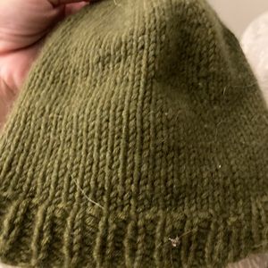 Olive cashmere beanie (small)